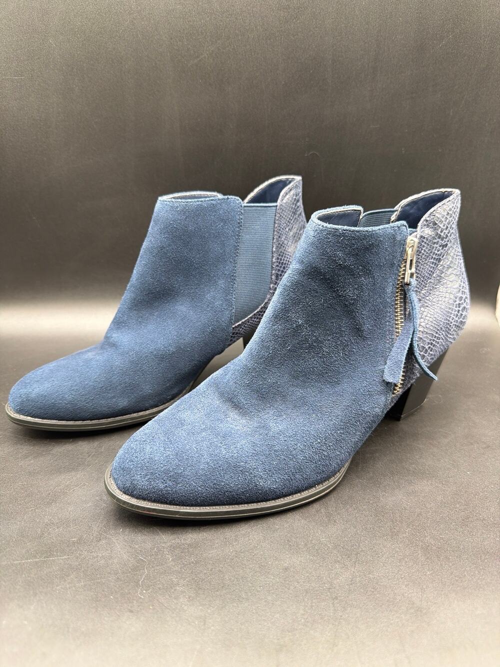 Vionic Women’s Ankle Boots Size 8.5 Navy Blue Suede Leather Zip Comfort Booties